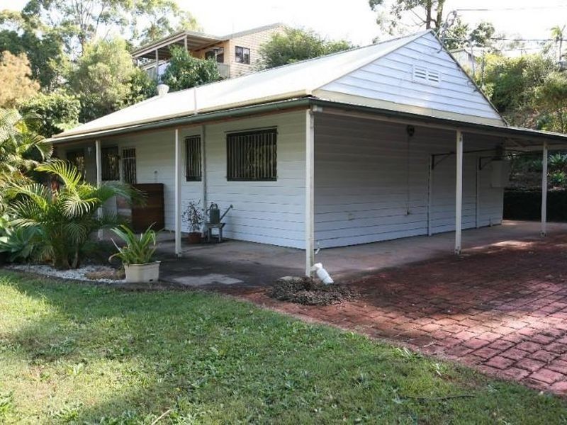32 Ashley Road, Chermside West QLD 4032
