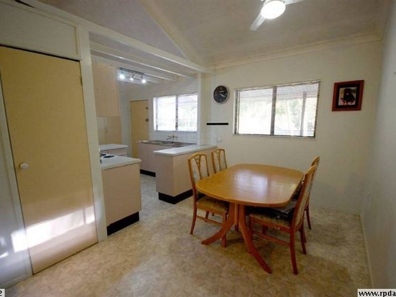 32 Ashley Road, Chermside West QLD 4032