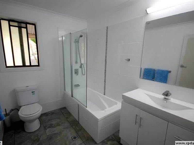 32 Ashley Road, Chermside West QLD 4032