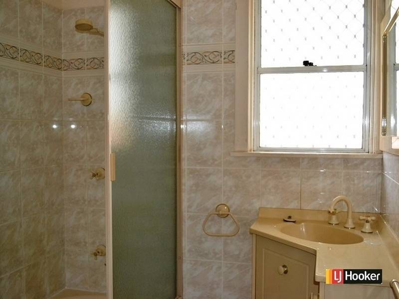 28 Curwen Terrace, Chermside QLD 4032