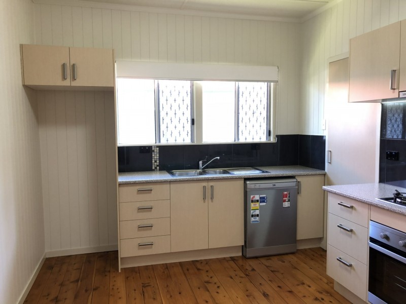 8 Binkar Street, Chermside QLD 4032