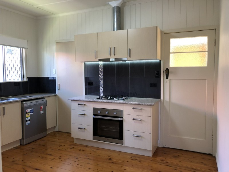 8 Binkar Street, Chermside QLD 4032