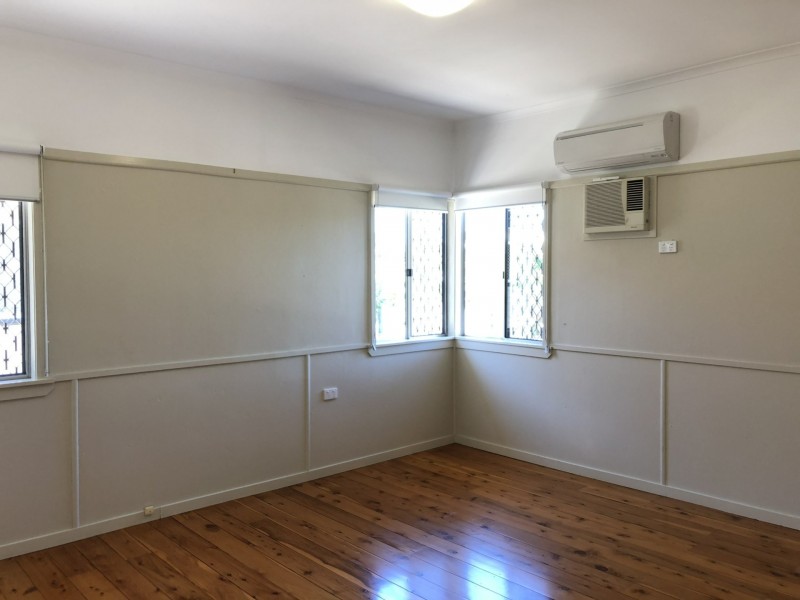 8 Binkar Street, Chermside QLD 4032
