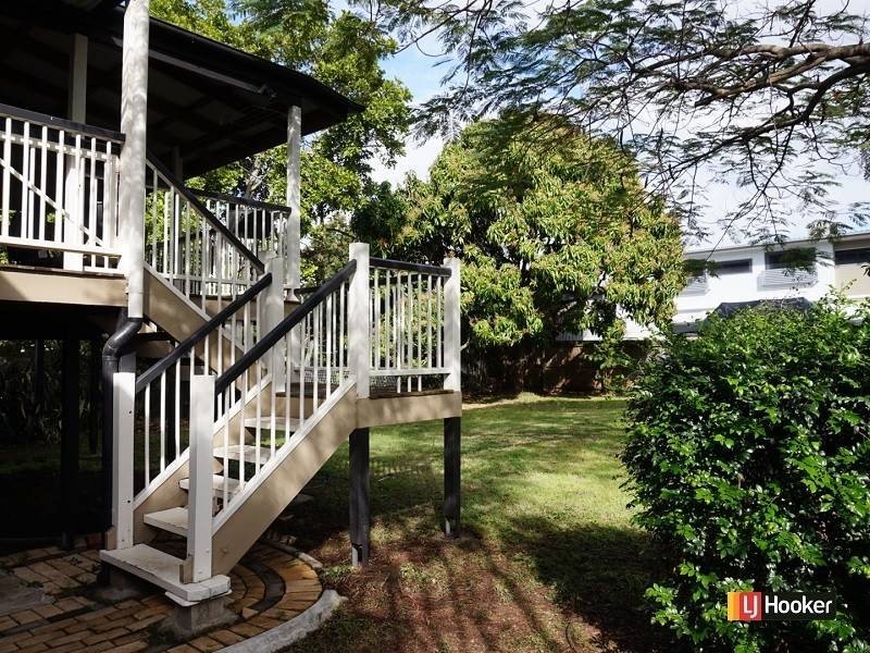 30 Nudgee Road, Hamilton QLD 4007