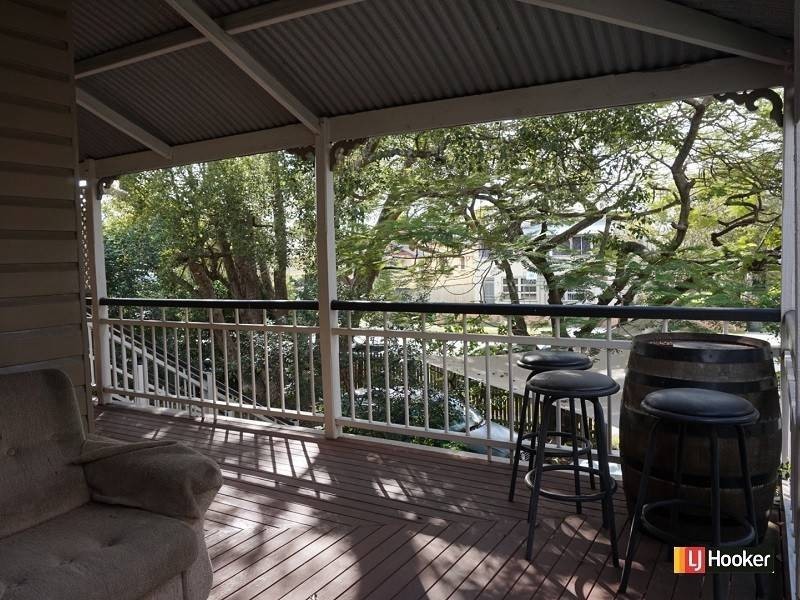 30 Nudgee Road, Hamilton QLD 4007