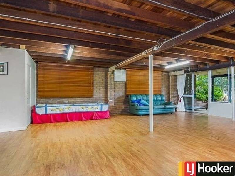 239 Patricks Road, Ferny Hills QLD 4055