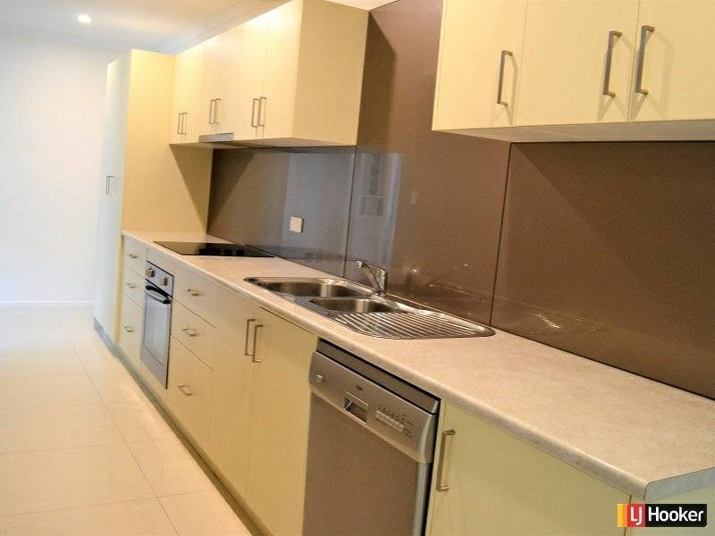 100B Hoskins Street, Sandgate QLD 4017