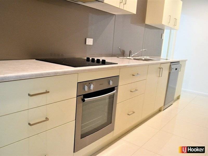 100B Hoskins Street, Sandgate QLD 4017