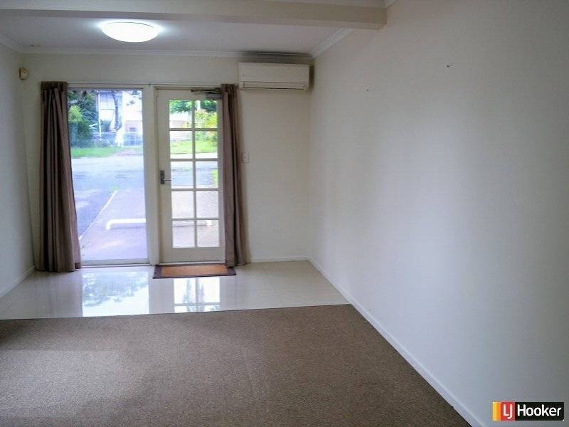 100B Hoskins Street, Sandgate QLD 4017