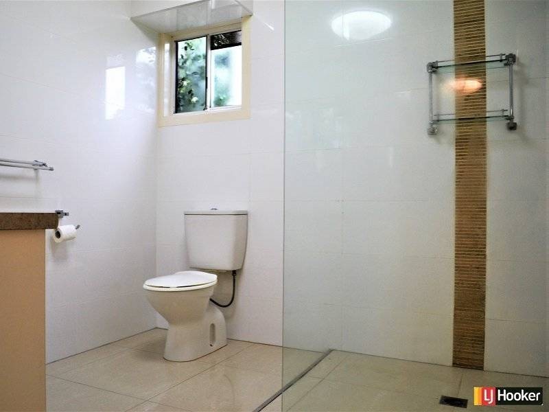 100B Hoskins Street, Sandgate QLD 4017