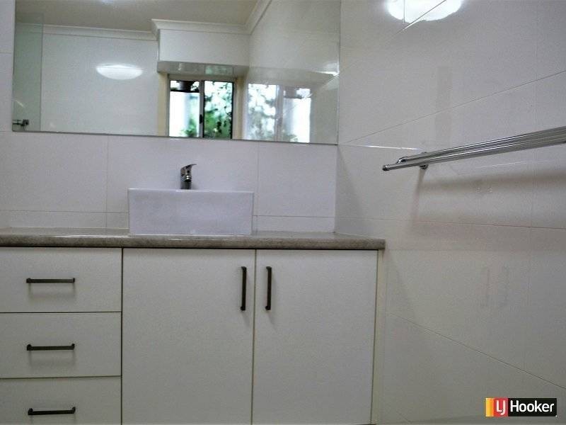 100B Hoskins Street, Sandgate QLD 4017