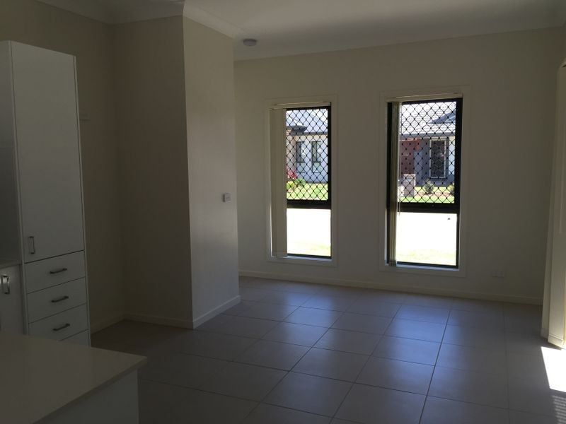 22 Blue Mountains Crescent, Fitzgibbon QLD 4018