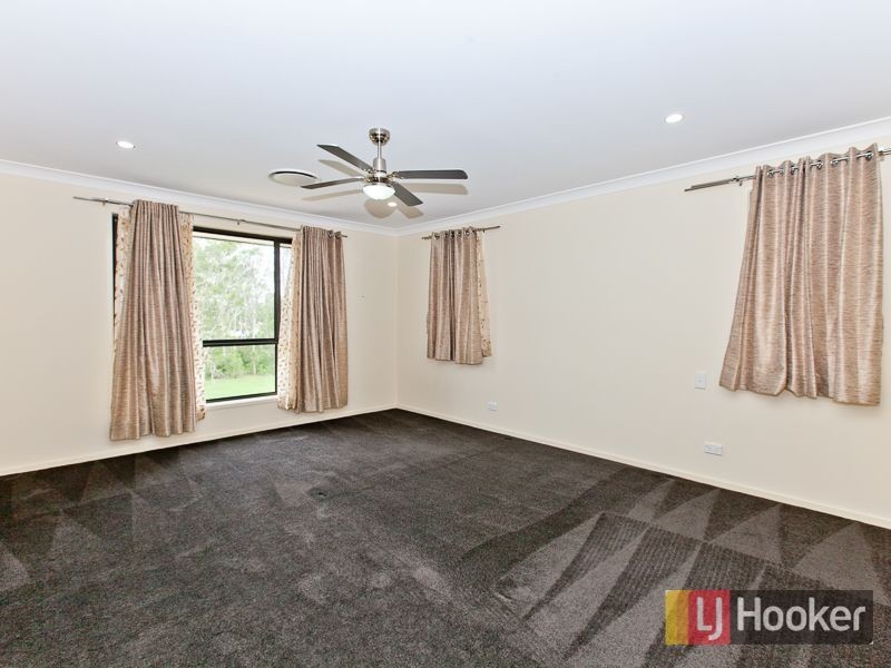 25 Dewberry Place, Bridgeman Downs QLD 4035