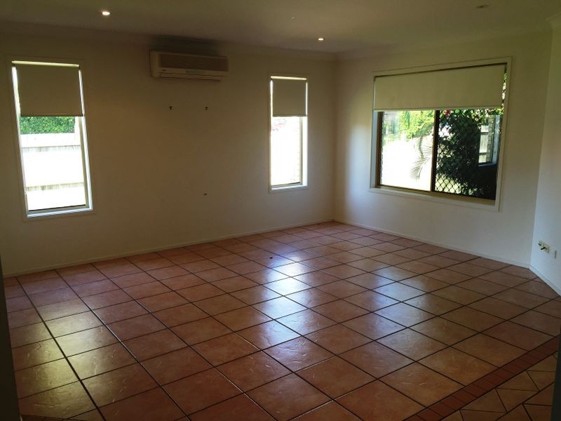 33 Rose Crescent, Fitzgibbon QLD 4018
