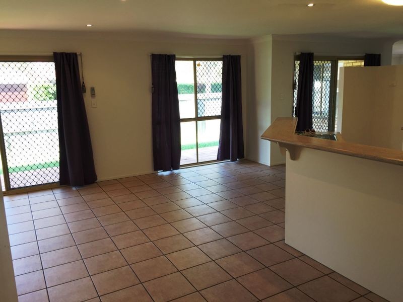 33 Rose Crescent, Fitzgibbon QLD 4018