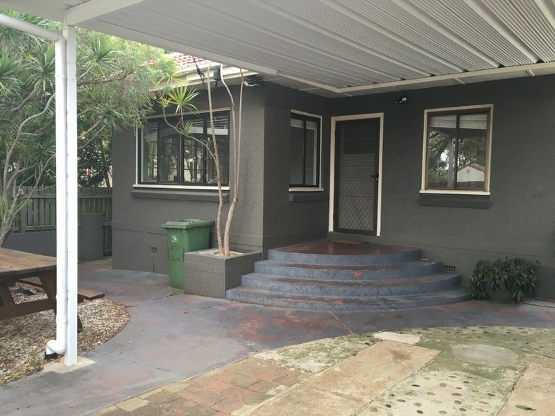 22 Bell St, Woody Point QLD 4019