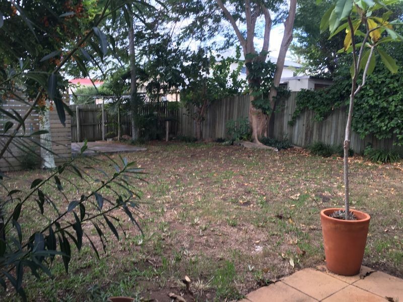 22 Bell St, Woody Point QLD 4019