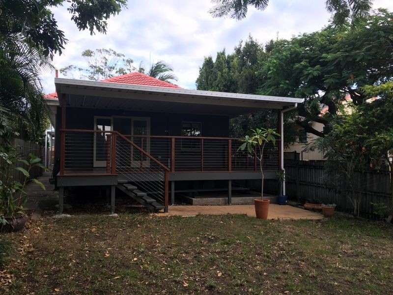 22 Bell St, Woody Point QLD 4019