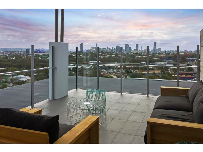 2098/123 Cavendish Road, Coorparoo QLD 4151