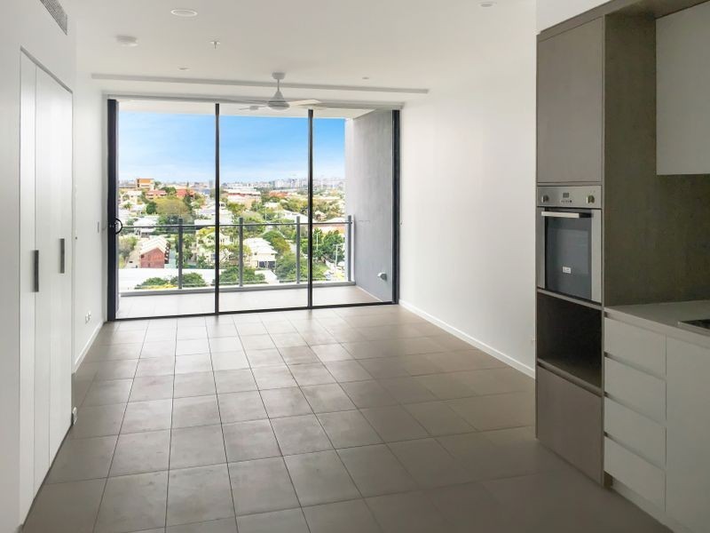 2098/123 Cavendish Road, Coorparoo QLD 4151