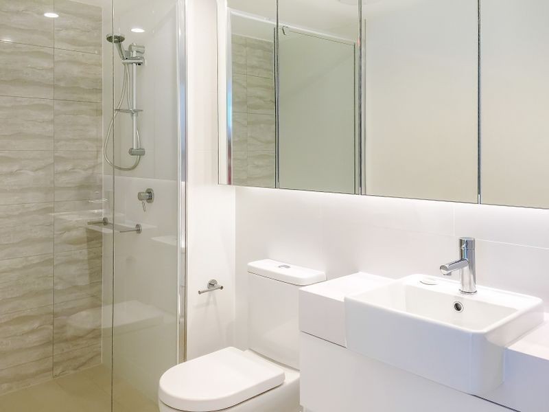 2098/123 Cavendish Road, Coorparoo QLD 4151