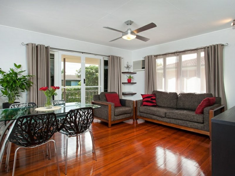 15 Levant Street, Albany Creek QLD 4035