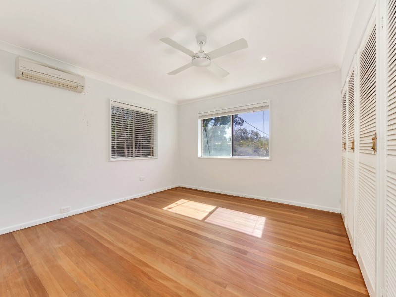 16 Montclair Street, Aspley QLD 4034