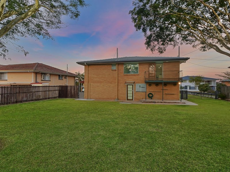 22 Fairlane Street, Chermside West QLD 4032