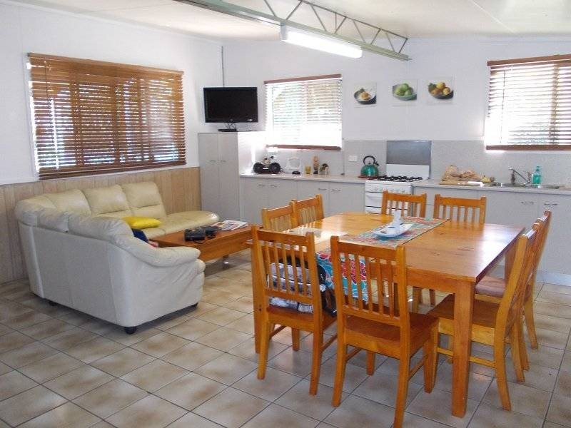 93 The Strand, Bulwer QLD 4025