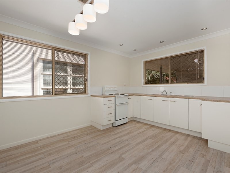 32 Burralong Street, Deagon QLD 4017