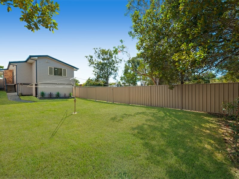 32 Burralong Street, Deagon QLD 4017