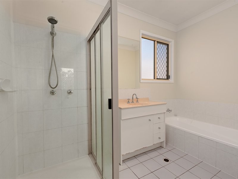 32 Burralong Street, Deagon QLD 4017