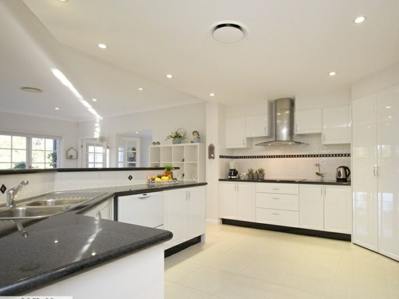 25 Neville Road, Bridgeman Downs QLD 4035