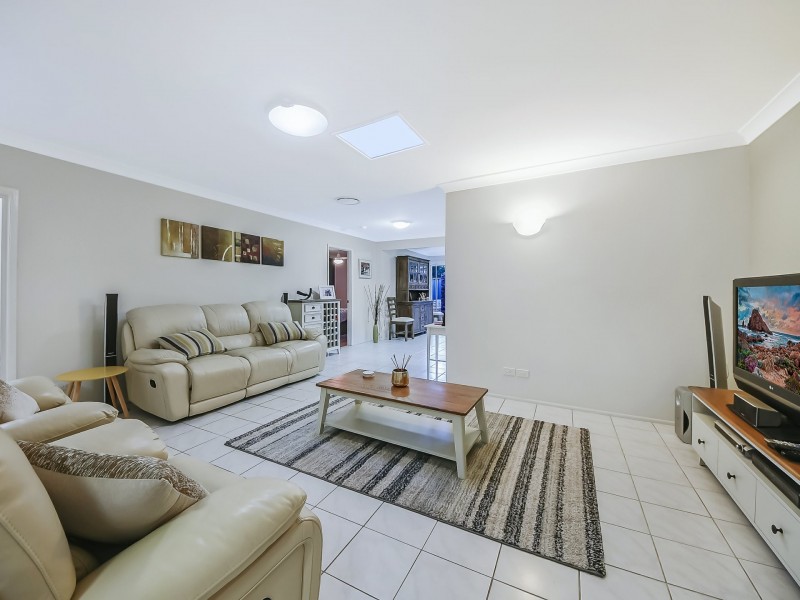 6 Amadeus Place, Aspley QLD 4034