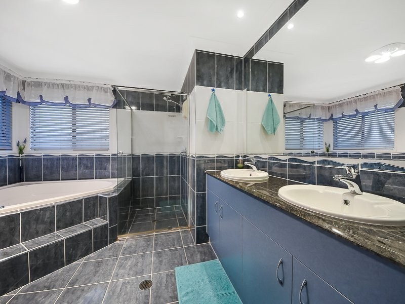 12 Crowcombe Place, Carseldine QLD 4034