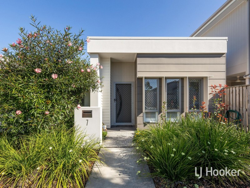 7 Cocoparra Place, Fitzgibbon QLD 4018