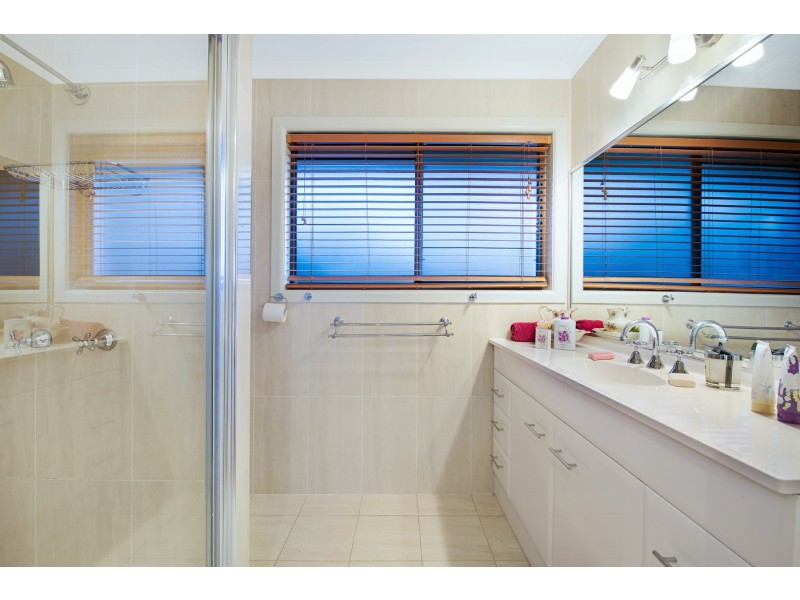 24 Flametree Street, Bridgeman Downs QLD 4035