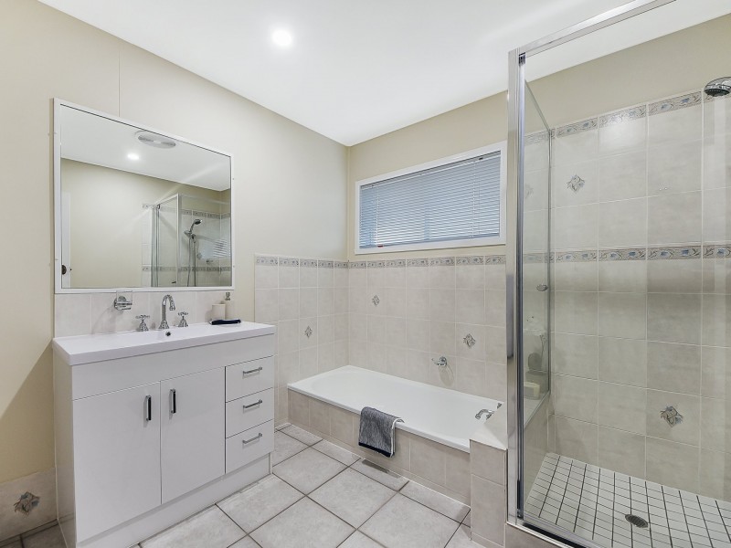 22 Fairlane Street, Chermside West QLD 4032