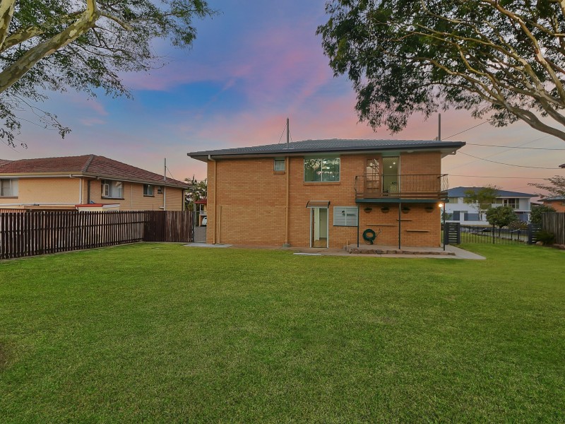 22 Fairlane Street, Chermside West QLD 4032