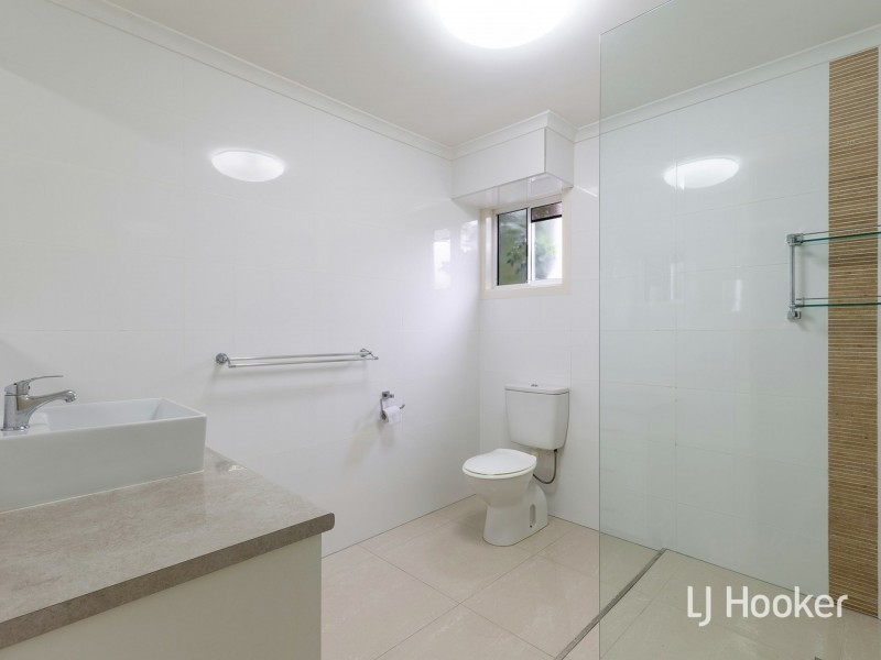 100 Hoskins Street, Sandgate QLD 4017