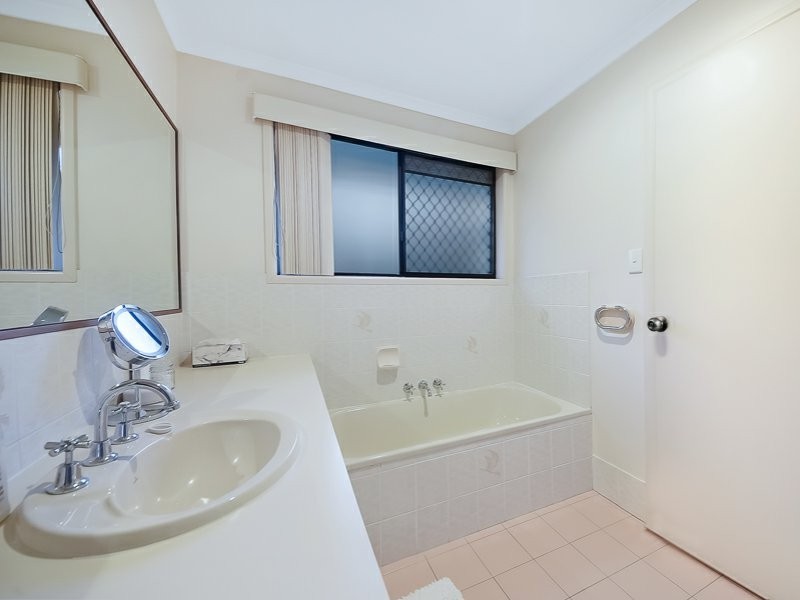 39 Parton Street, Stafford Heights QLD 4053