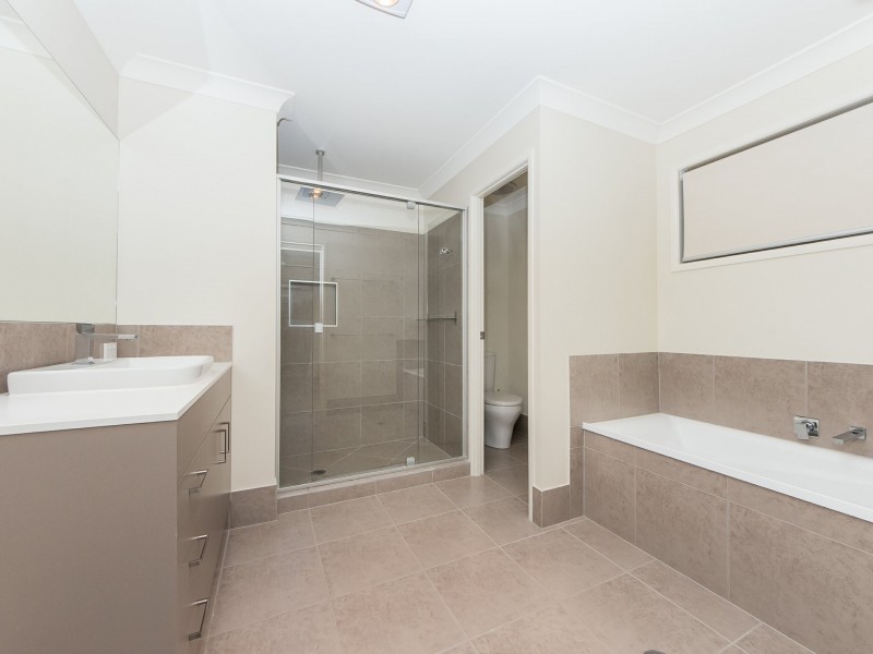 18 Cape Arid Parkway, Fitzgibbon QLD 4018