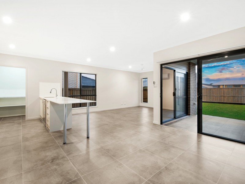 37 Brockman Drive, Upper Kedron QLD 4055