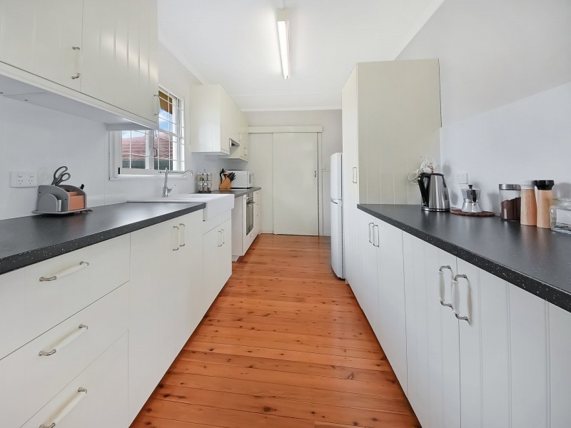 11 Strathdale Street, Aspley QLD 4034