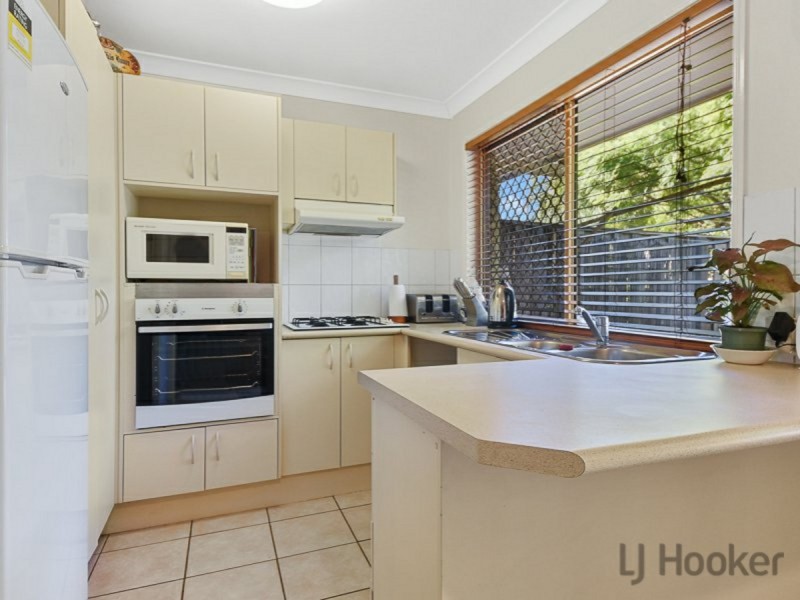2/5 Hibiscus Circuit, Fitzgibbon QLD 4018