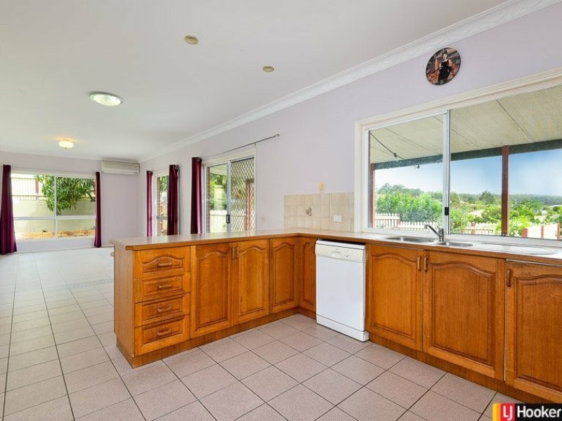 2 Manly Street, Albany Creek QLD 4035