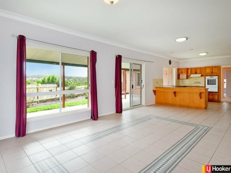 2 Manly Street, Albany Creek QLD 4035