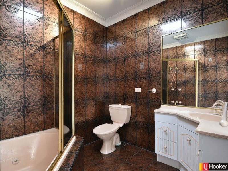 2 Manly Street, Albany Creek QLD 4035