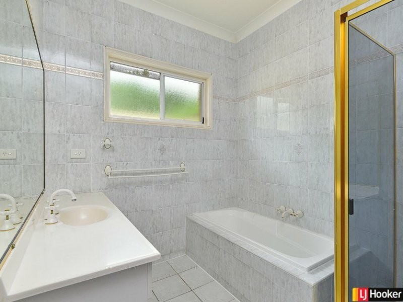 2 Manly Street, Albany Creek QLD 4035