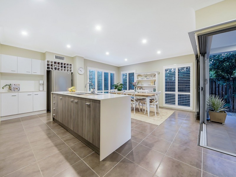 2 Outlook Crescent, Bridgeman Downs QLD 4035